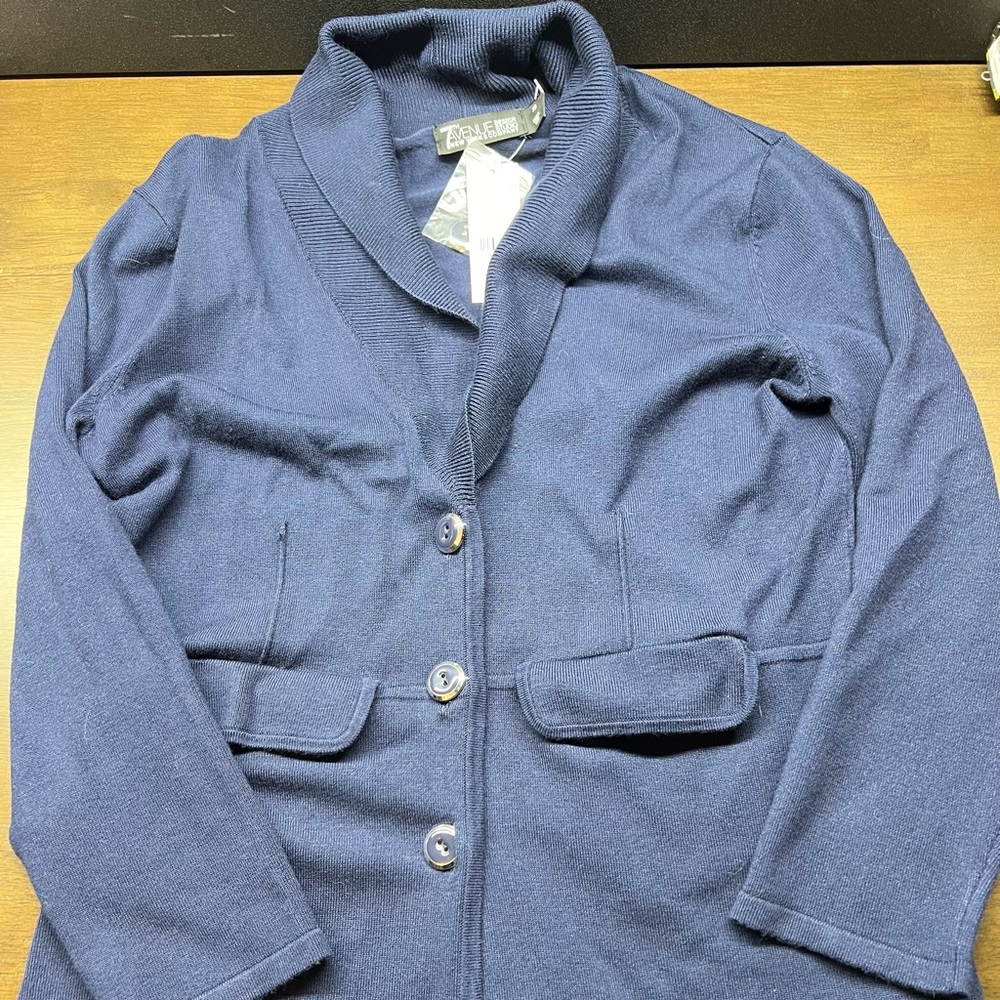 New York and company women’s top long sleeve, navy blues size extra small.